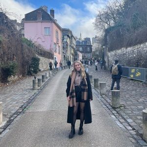 Meet your Posher, Briana